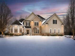 9 Willmingham Ct, Penfield, NY 14526