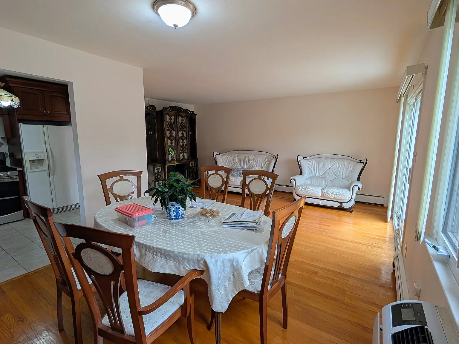 3 bed, 1100 sqft, $3,500 — Photo 2