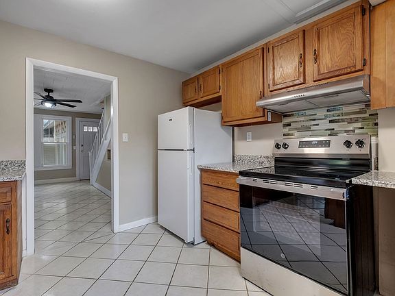 5th image of 816 W King St
