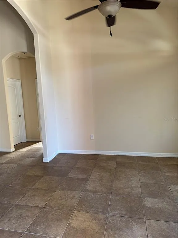 4 bed, 3.0 bath, 2076 sqft, $3,000 — Photo 4