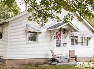411 W Main St, Mount Sterling, IL 62353