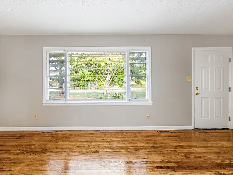 3523 Rosehill Rd — Photo 7