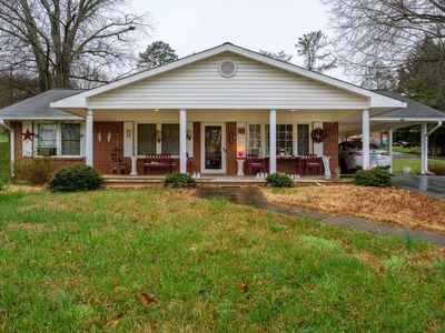 119 W Spencer Rd, Hurt, VA, 24563