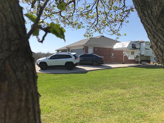 5th image of 653 Cherry Trace Dr