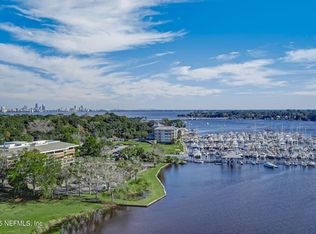4401 LAKESIDE Drive #201, Jacksonville, FL 32210