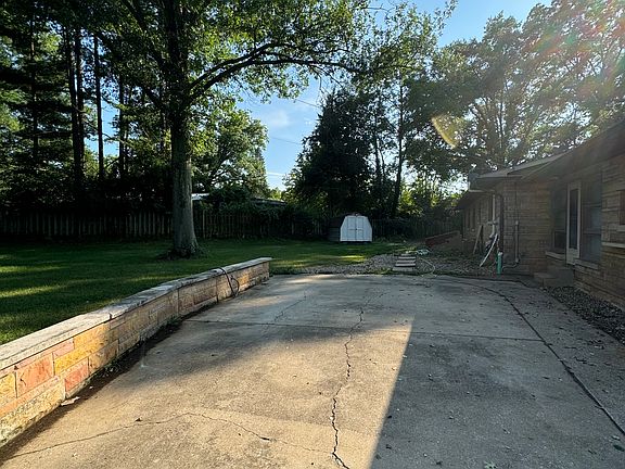 5th image of 200 E Glendora Dr