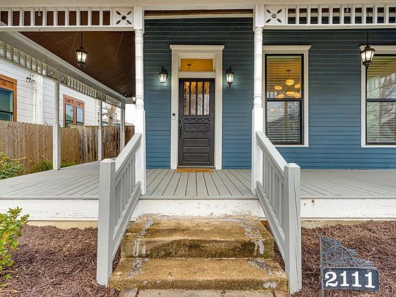 3rd image of 2111 Kirby Ave