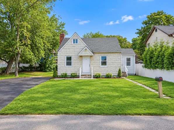55 S 32nd Street, Wyandanch, NY 11798