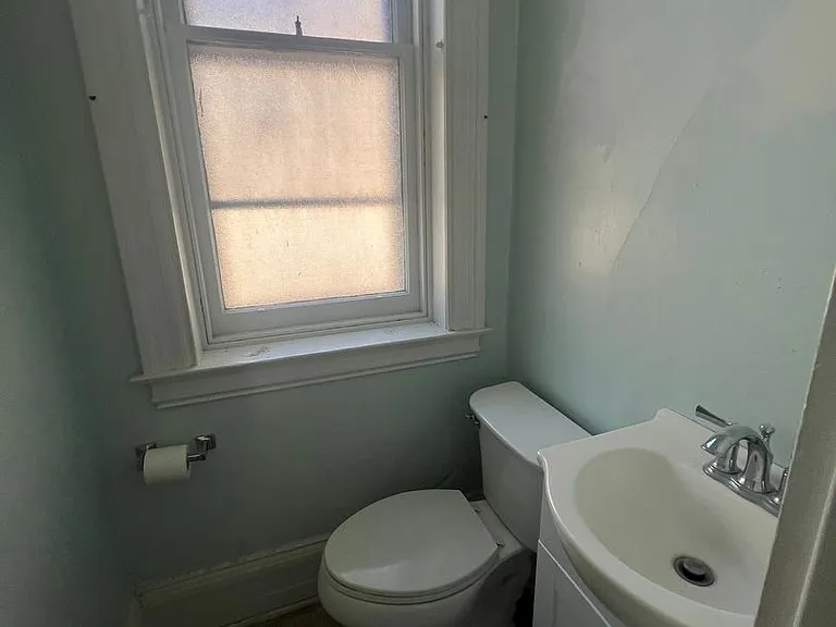 148 W High St — Photo 10