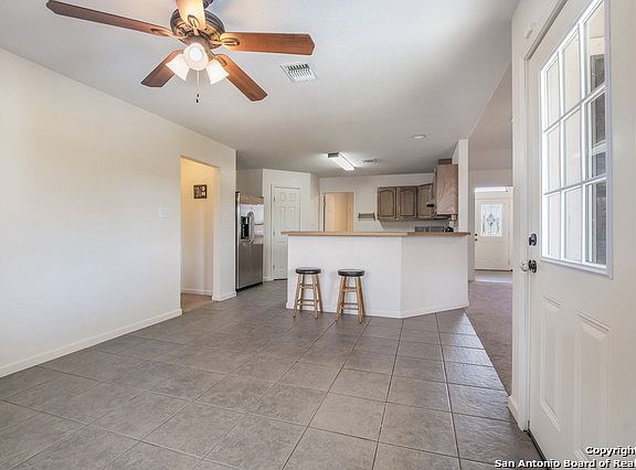 4th image of 170 Rock Dove Dr