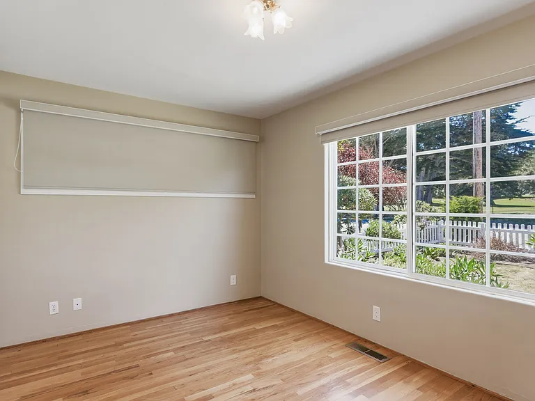 1250 Del Monte Blvd — Photo 22