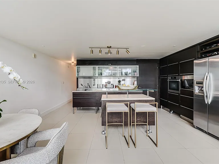6000 Collins Ave #523 — Photo 17