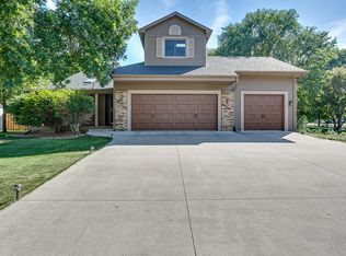 8289 Niagara Ln N, Maple Grove, MN 55311