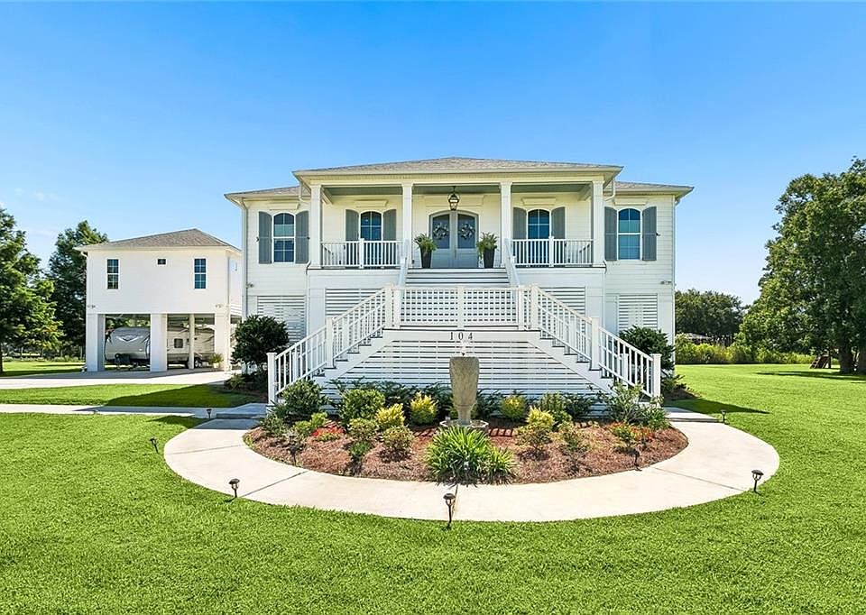 1st image of 104 Moray Dr