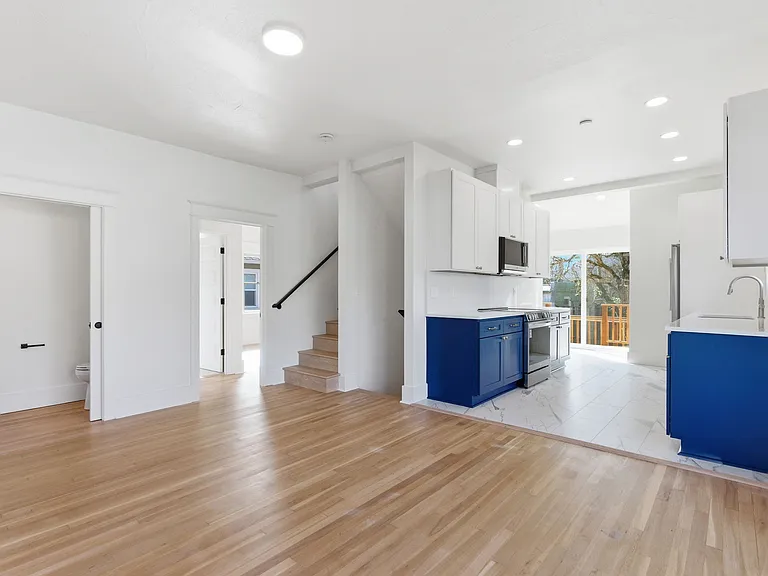 2945 NE 57th Ave — Photo 13