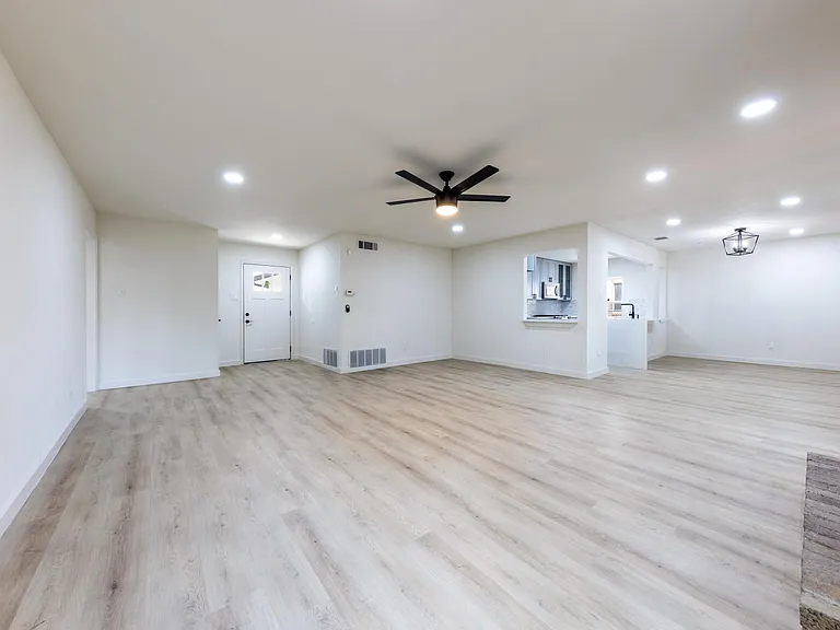 7601 W Gate Blvd — Photo 33