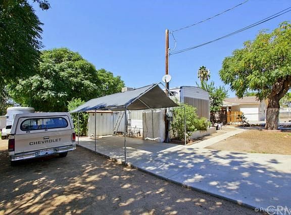 3rd image of 33159 Honeydew Ln