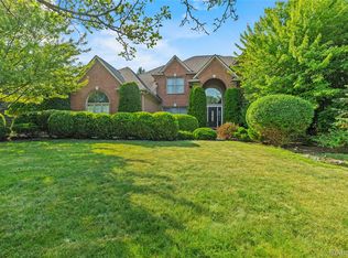 3918 Kaeleaf Rd, Lake Orion, MI 48360