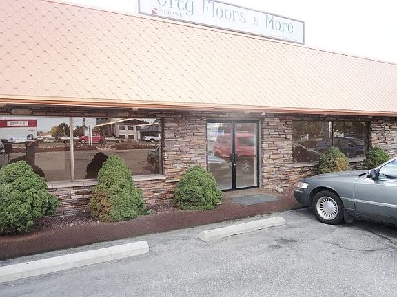 5th image of 9911 W Fairview Ave