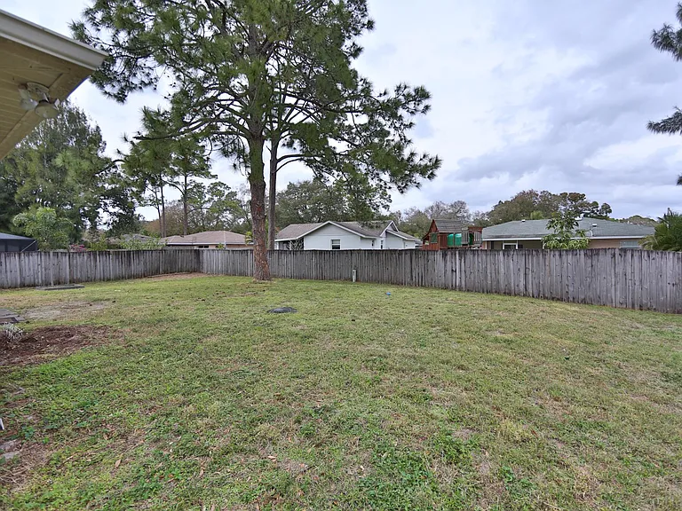 4465 Longford Dr — Photo 17