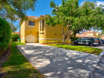 11373 Lakeview Drive, Coral Springs, FL, 33071
