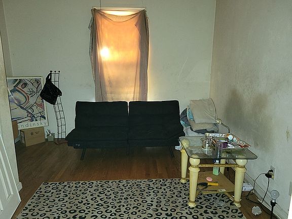 5th image of 819 Washington Ave