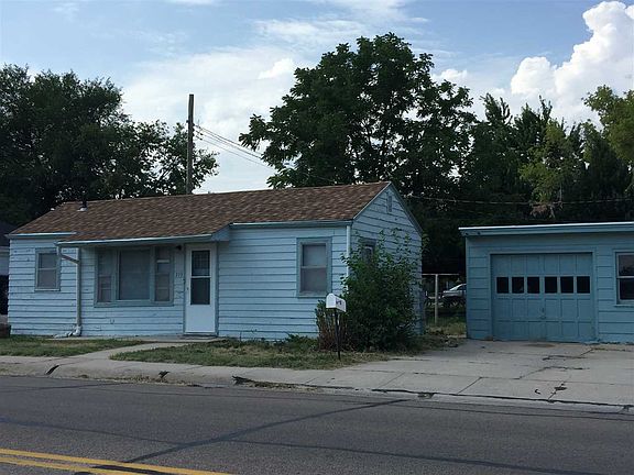3rd image of 814 S Sycamore St