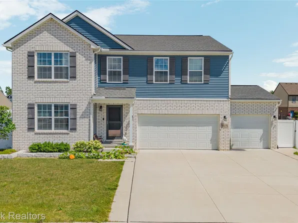 58176 Thomas Dr, New Haven, MI 48048