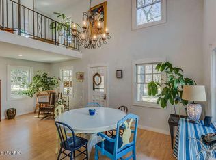 12242 Lubke Rd, New Buffalo, MI 49117