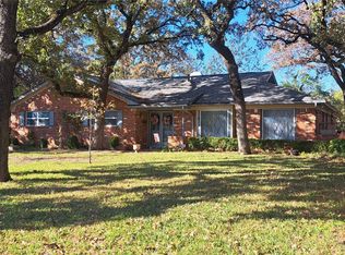 1516 Oak Hill Rd, Fort Worth, TX 76112