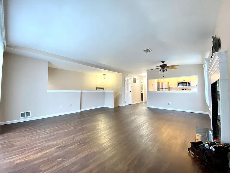 10A Saturn Ln — Photo 2