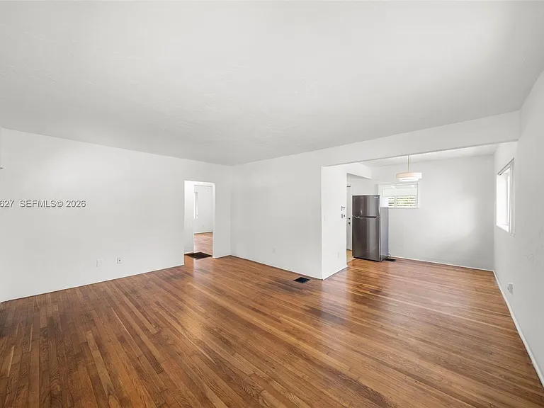 5730 SW 42nd Ter — Photo 9