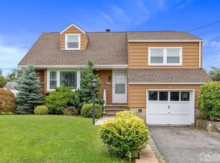 4 Amherst Pl, Parlin, NJ 08859