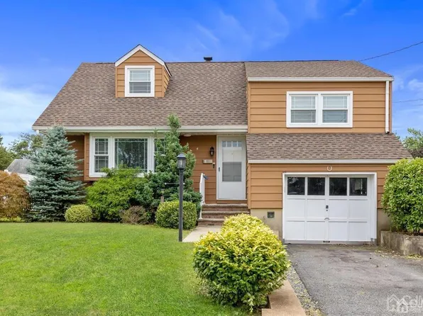 4 Amherst Pl, Parlin, NJ 08859