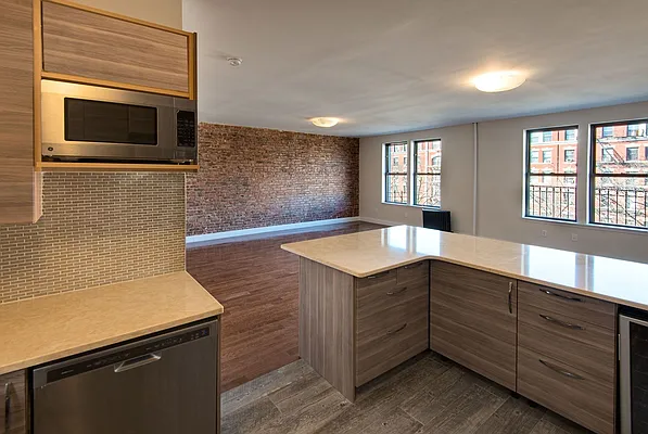 Rented by Julianna Realty Corp | media 20