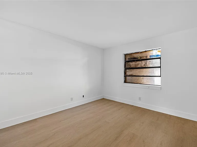4198 Lakeside Dr #4198 — Photo 11