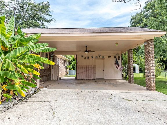 4th image of 4006 Pamela St