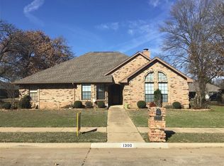 1300 Oak Harbor Blvd, Azle, TX 76020