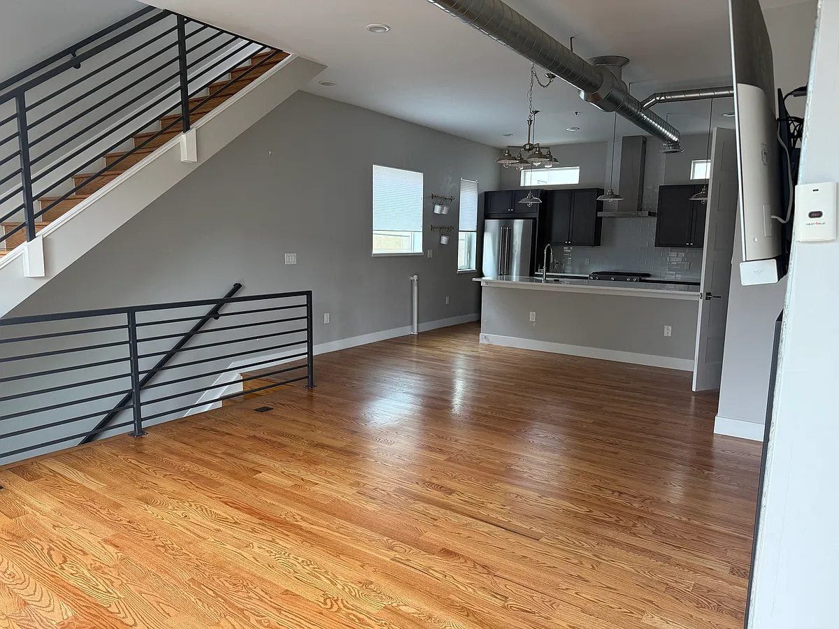 Building Photo - 2833 W 25th Ave #6