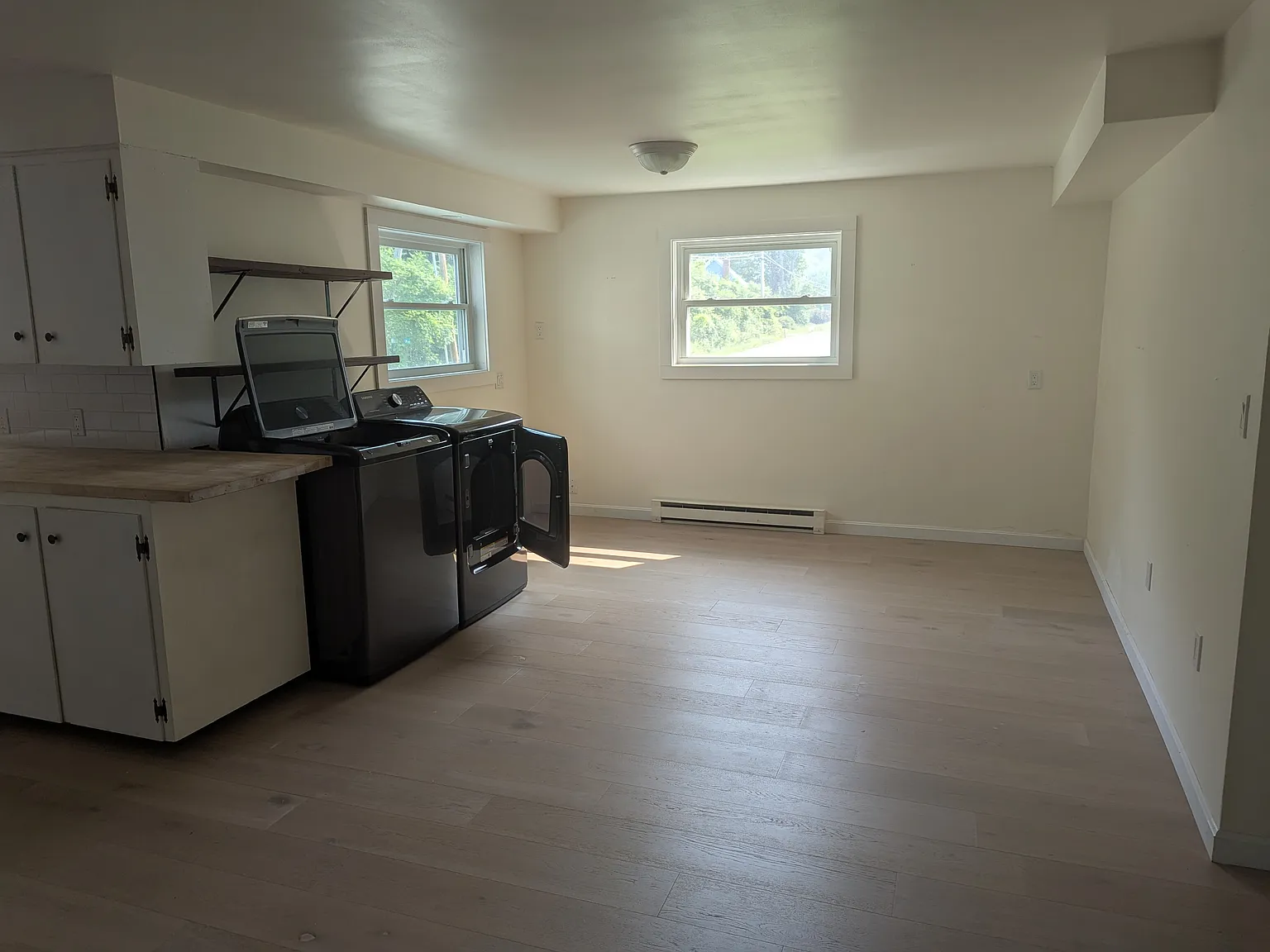 3 bed, 1320 sqft, $2,300 — Photo 2
