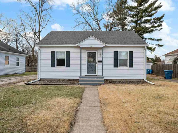 2517 3rd St, East Moline, IL 61244