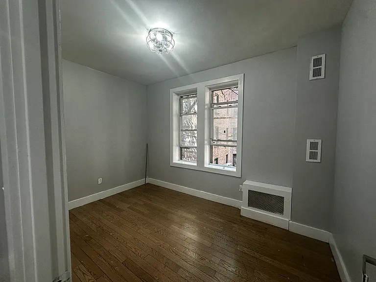 569 W 192nd St #3Z — Photo 7