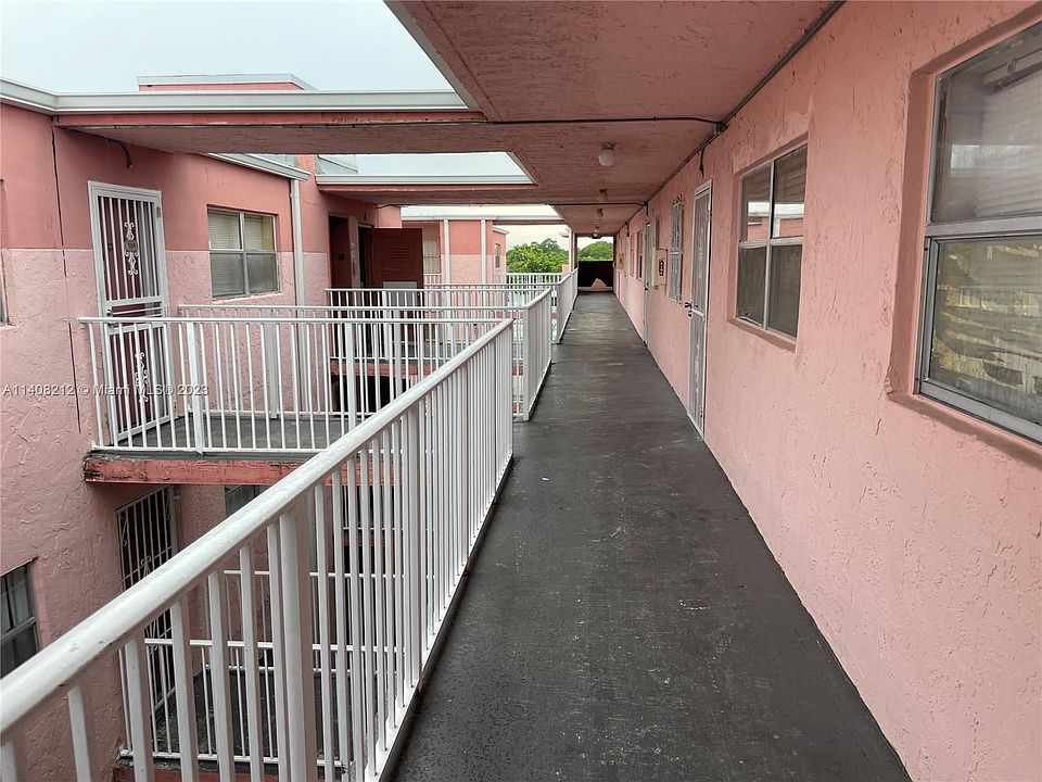 1st image of 19701 SW 114th Ave APT 365