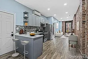 220 East 116th Street — Photo 2