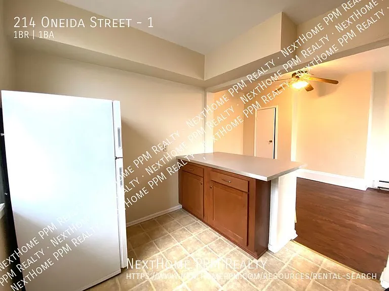 214 Oneida St #1 — Photo 11