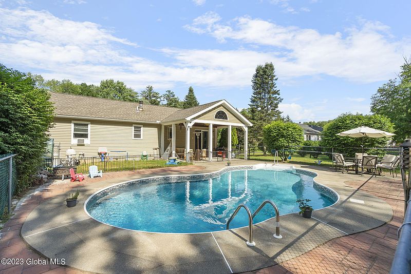 5th image of 6505 Smith Circle
