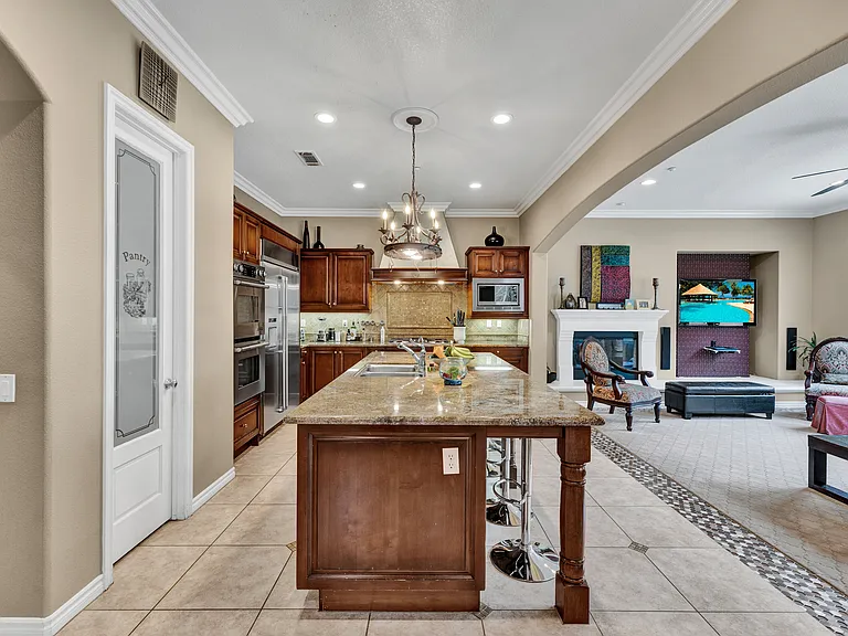 13131 Shadow Wood Pl — Photo 6