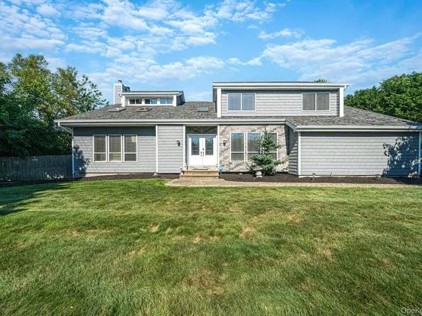 53 Miller Place Road, Miller Place, NY 11764