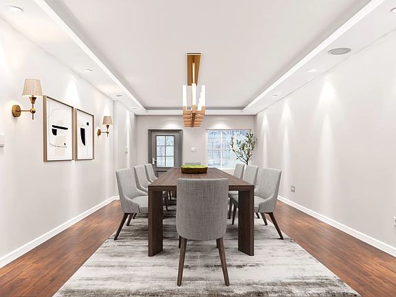 3rd image of 130 W 95th St
