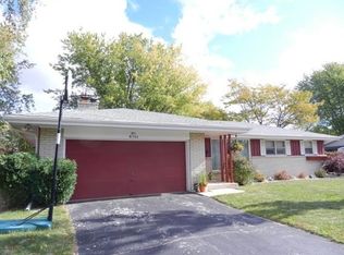 N91W17486 Saint Regis Dr, Menomonee Falls, WI 53051